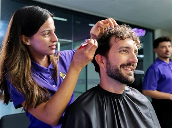 Does Planet Fitness give haircuts?