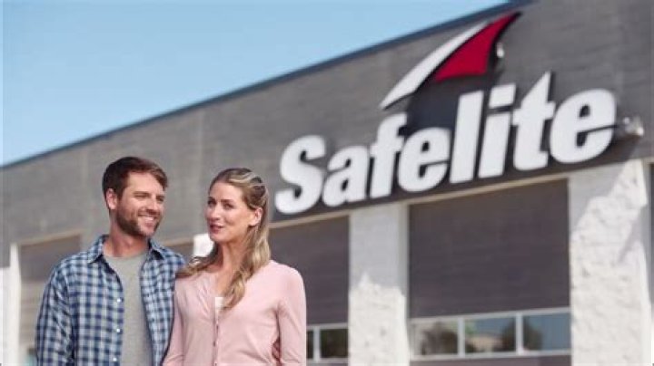 Does Safelite charge more to come to you?