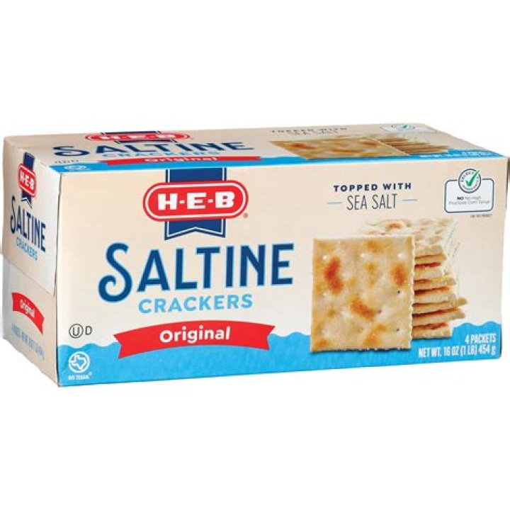Does saltine crackers have yeast?