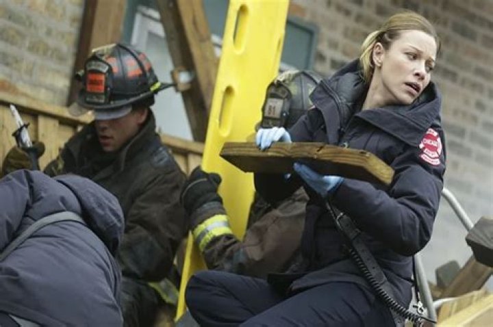 Does Shay die in Chicago fire?
