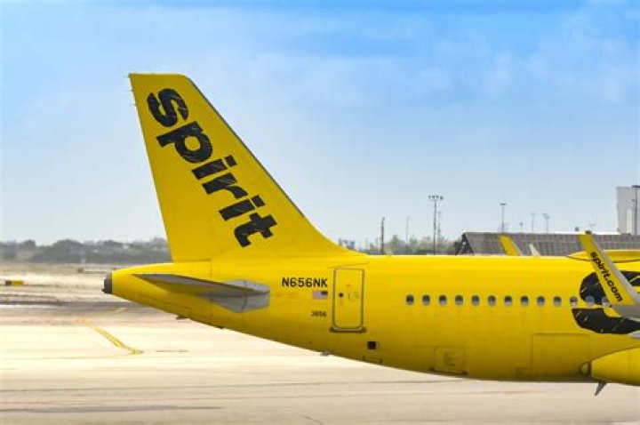 Does Spirit Airlines fly into Phoenix?