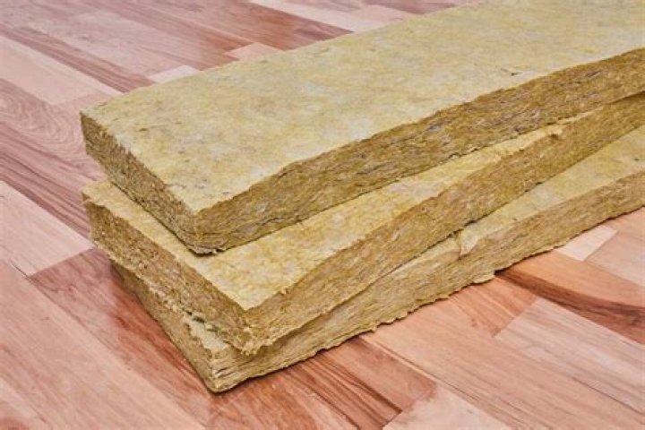 Does yellow insulation have fiberglass?