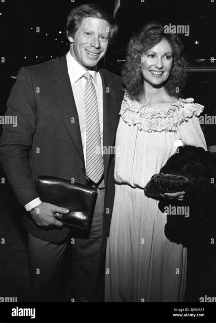 Dr Mark Saginor Wiki, Biography, Age, Family, Parents, Wife, Height & Net Worth