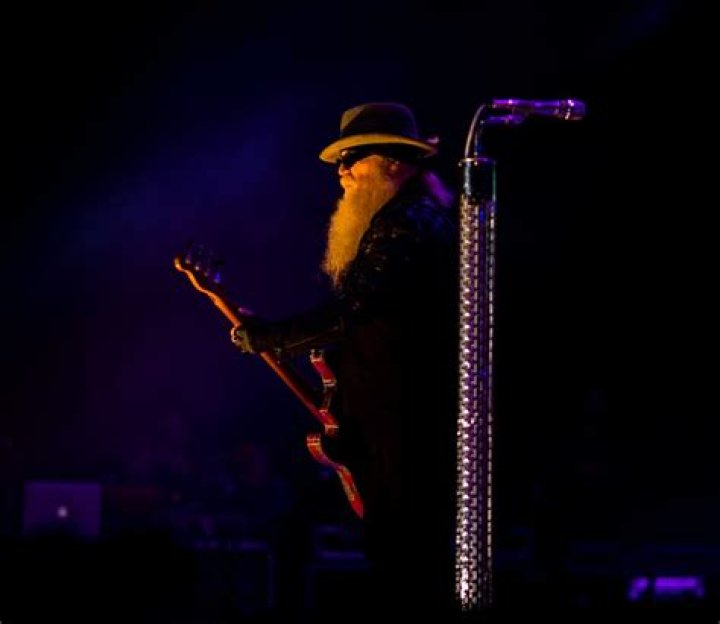 Dusty Hill net worth