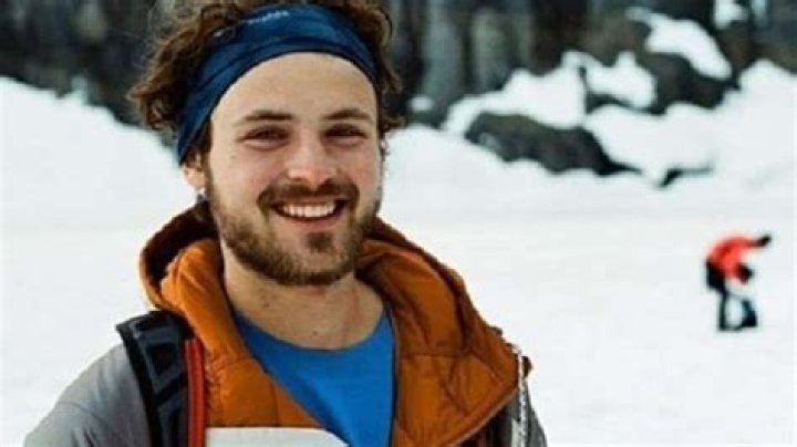 Dylan Efron height, age, girlfriend, biography, family, net worth