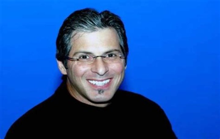 Eduardo Santamarina Height, Weight, Net Worth, Age, Birthday, Wikipedia, Who, Nationality, Biography