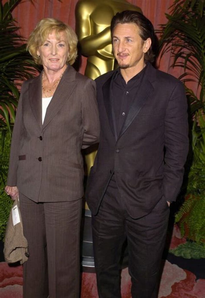 Eileen Ryan Parents: Amerigo Giuseppe Annucci, Rose Isabel Annucci