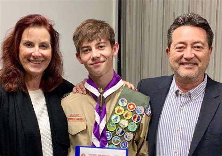Griffin Gluck Wiki, Age, Net Worth, Girlfriend, Family, Biography & More