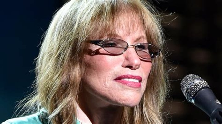 How Did Carly Simon Die?