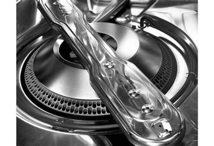 How do I clean the filter on my Maytag quiet series 200 dishwasher?