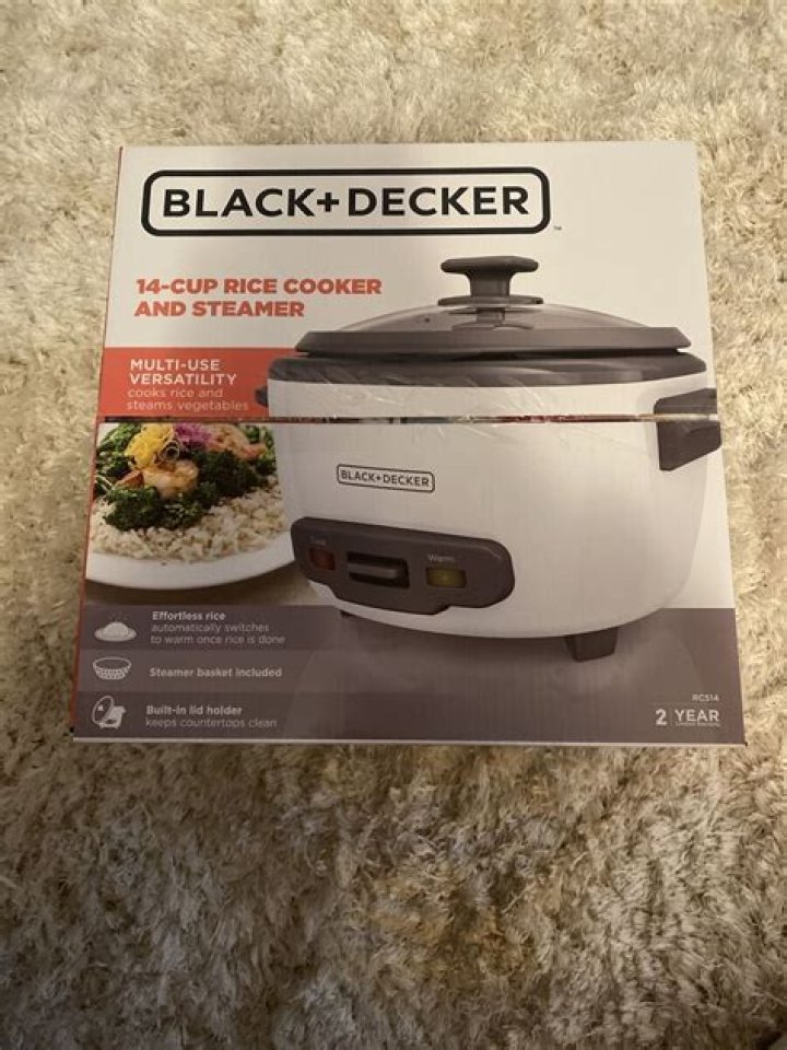 How do I cook rice in my Black and Decker steamer?