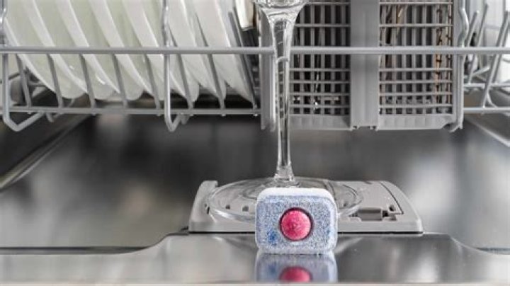 How do I fix the error code i30 on my Frigidaire dishwasher?