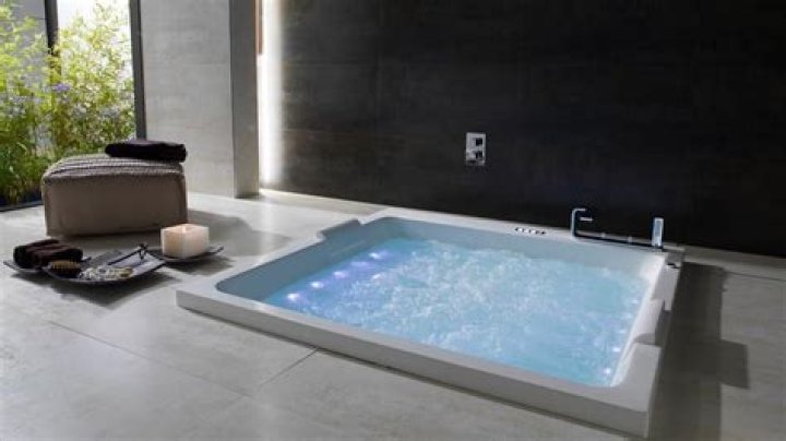 How do I turn my bath into a jacuzzi?