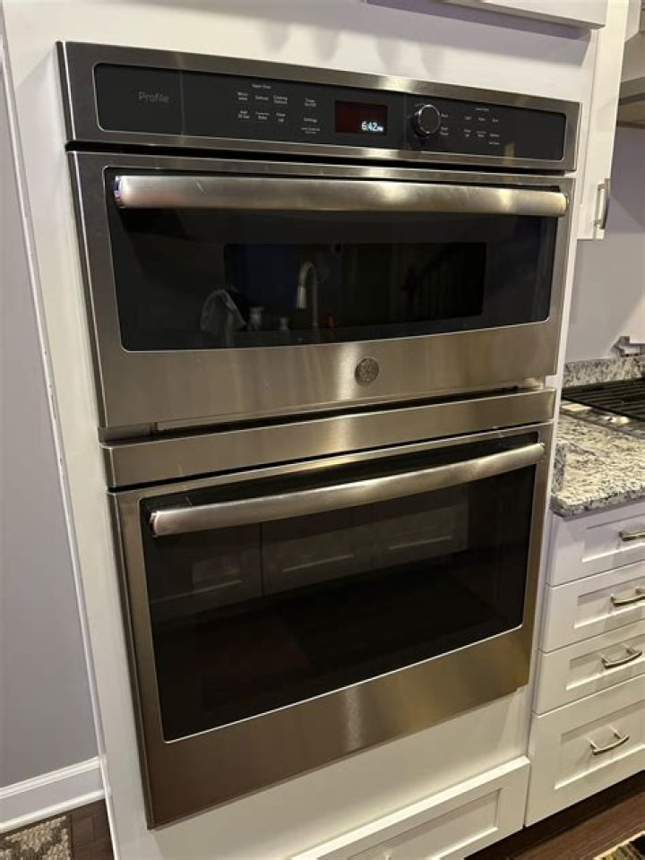 How do I use the probe on my GE Profile oven?