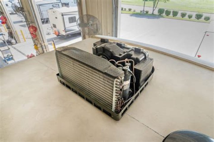 How do RV air conditioners work?