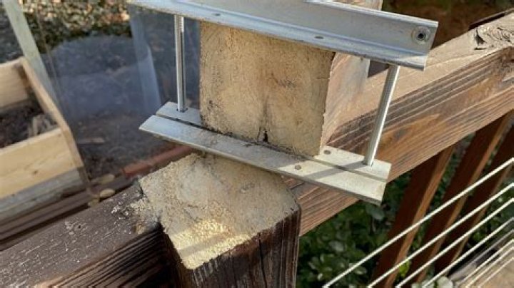 How do you brace a 4×4 fence post?