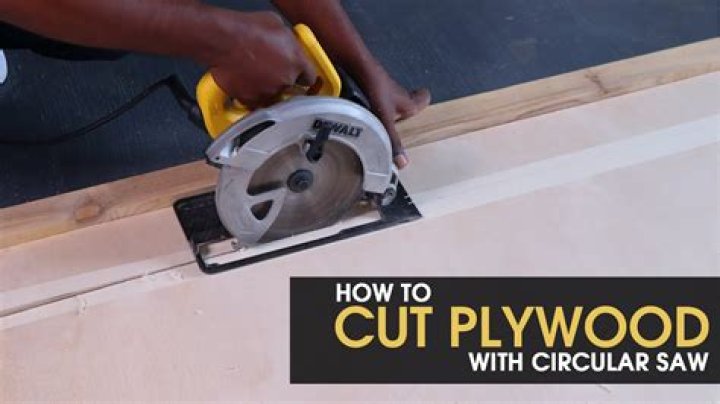 How do you cut straight lines with a circular saw?