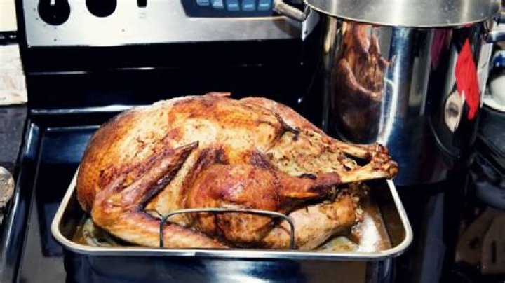 How do you keep a turkey warm for 4 hours?