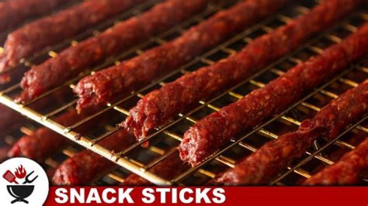 How do you make venison snack sticks in the oven?