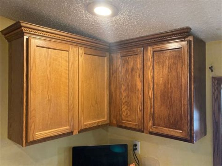 How do you pickle wood cabinets?