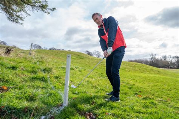 How do you play Red stakes in golf?