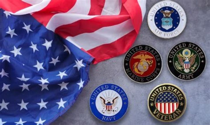 How do you wear a SAE badge?