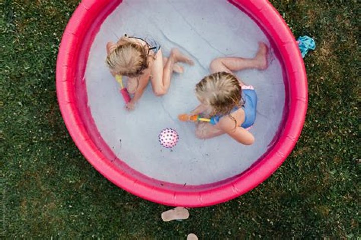 How long can water sit in kiddie pool?