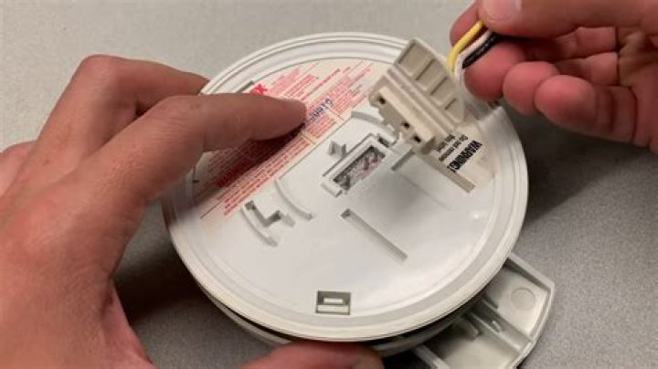 How long do batteries last in hard wired smoke detectors?
