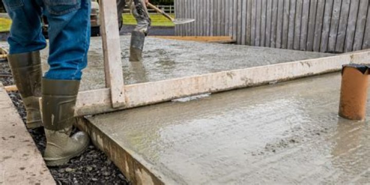 How long does concrete need to dry before rain?