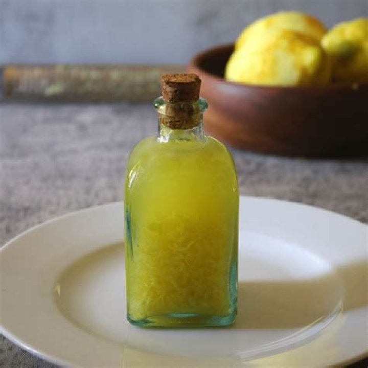 How long does homemade lemon extract last?