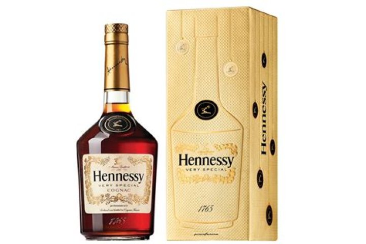 How many calories are there in Hennessy Cognac?