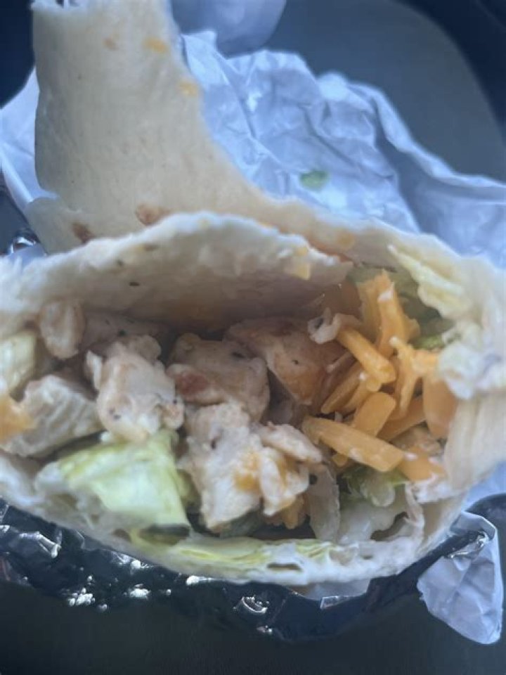 How many calories is a grilled chicken wrap from Wendy's?