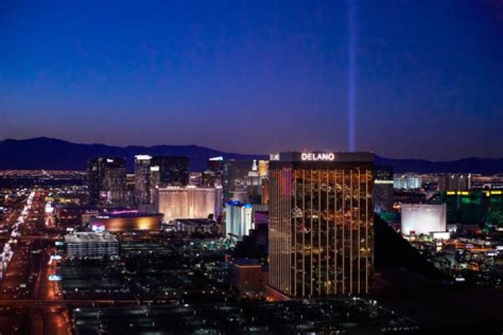 How many floors is Delano Las Vegas?