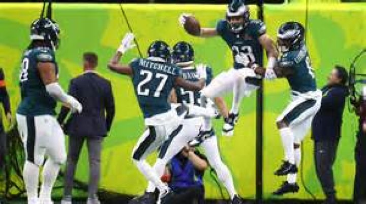 How many interceptions did Deion Sanders have in his NFL career?