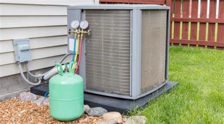 How many pounds of Freon does a 4 ton unit take?