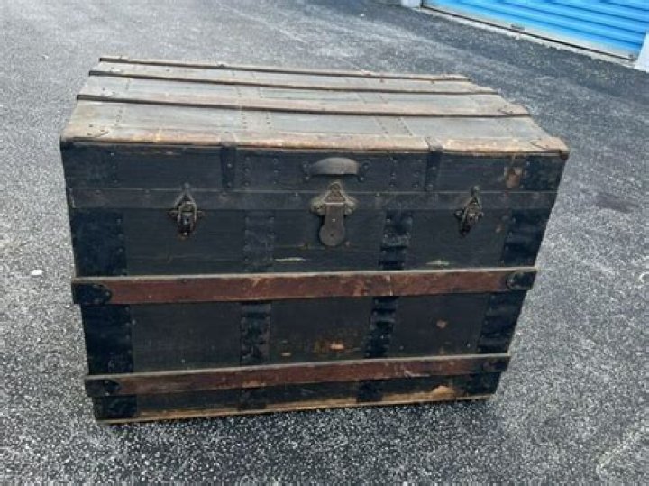 How much are antique trunks worth?
