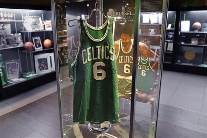 How much did Shaq pay for Bill Russell rings?