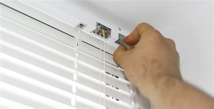 How much do blinds cost to replace?