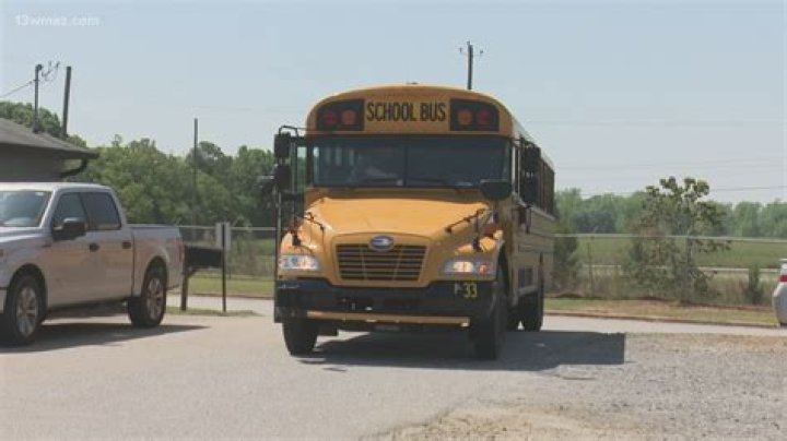 How much do Gwinnett County school bus drivers make?