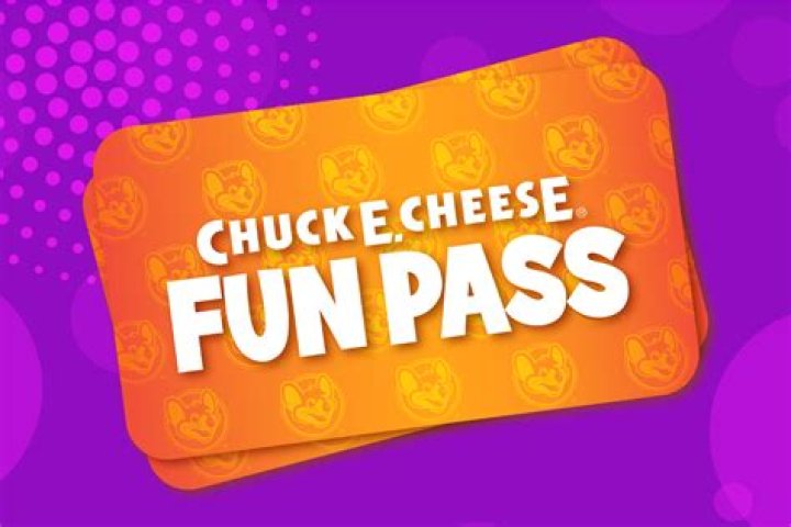 How much does a play pass cost at Chuck E Cheese?