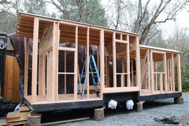 How much does it cost to build a small house in Oregon?