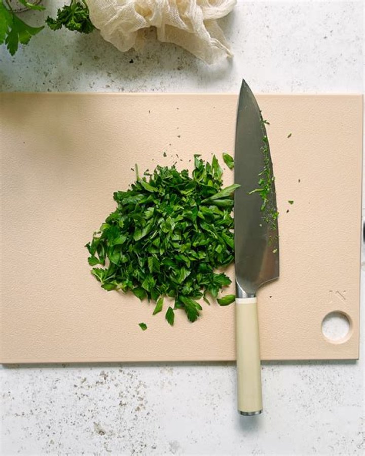 How much is a bunch of chopped parsley?