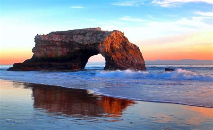 How much is Raymond Cruz worth?