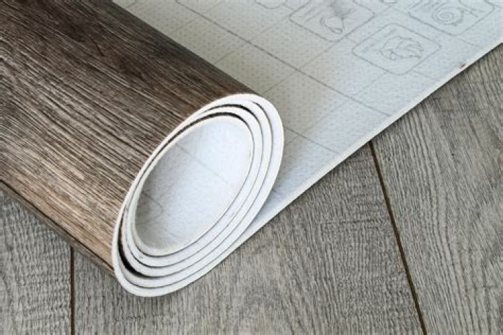 How thick is sheet vinyl flooring?