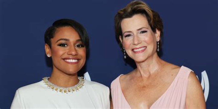 Is Ariana Debose lesbian?