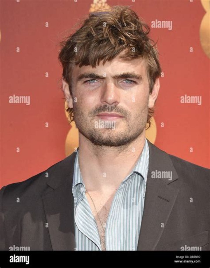 Is British Actor Alex Roe Engaged to Monica Noonan?