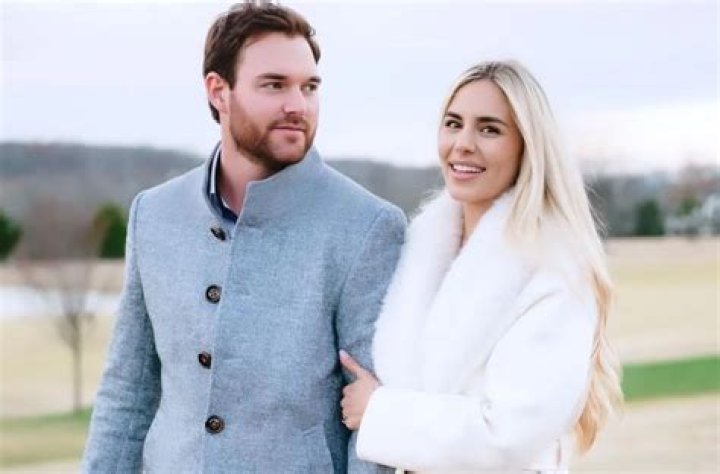 Is Grayson on Salvage Dawgs married?