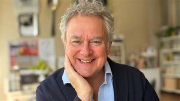 Is Hugh Bonneville Gay? Age, Height, Net Worth