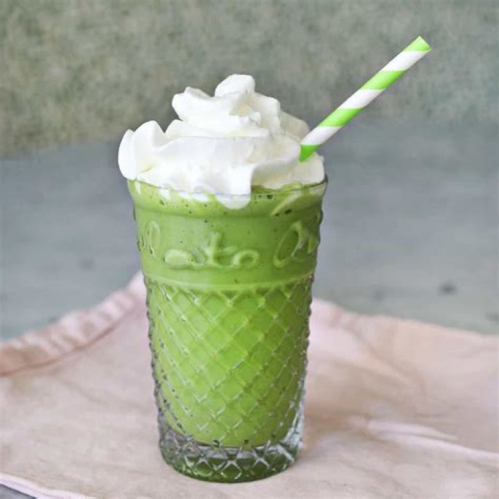 Is it OK to use frozen spinach in smoothies?