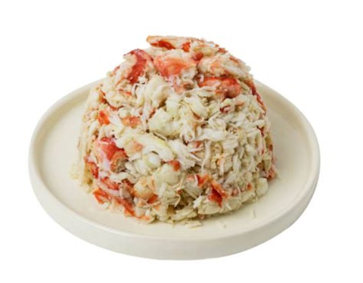 Is it safe to eat raw crab meat?